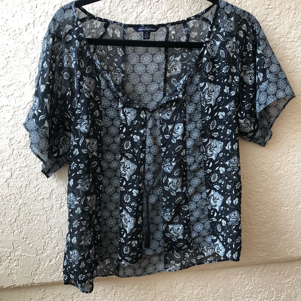 American eagle floral blouse